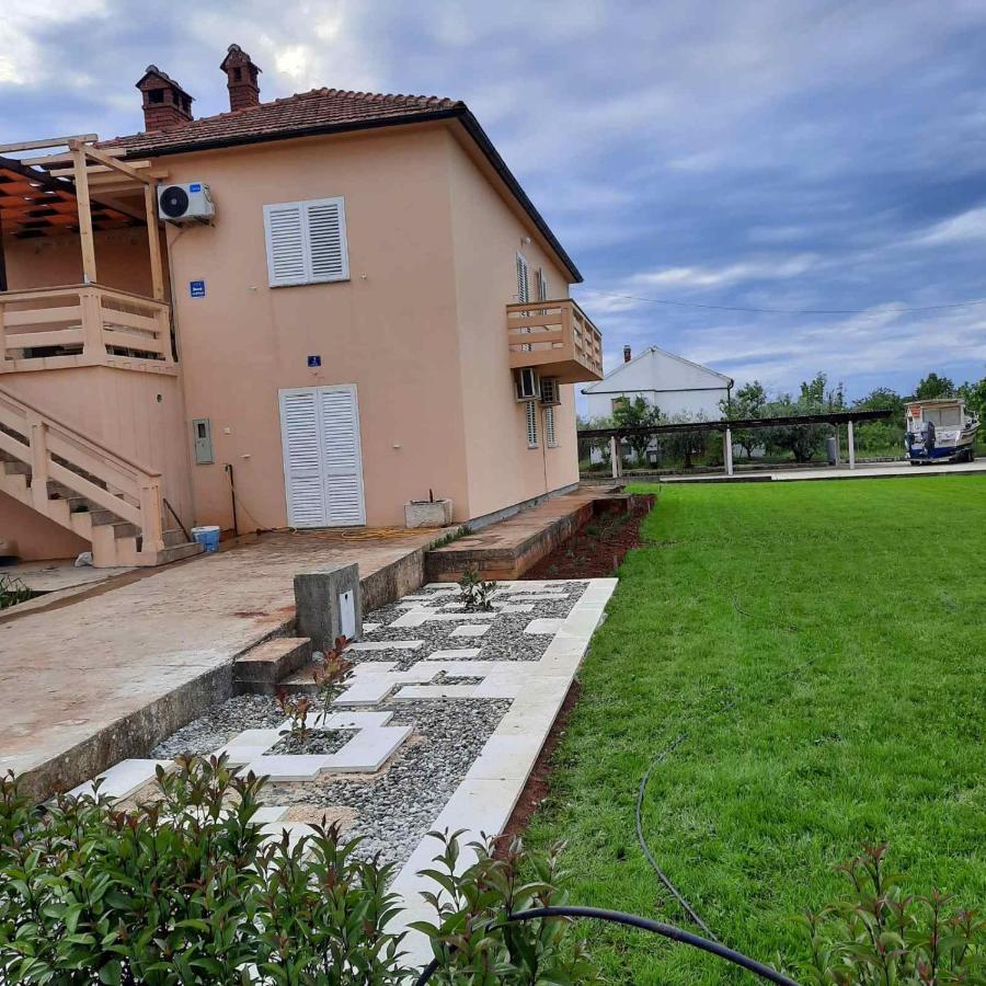 Apartmani Loli Ugljan Esterno foto