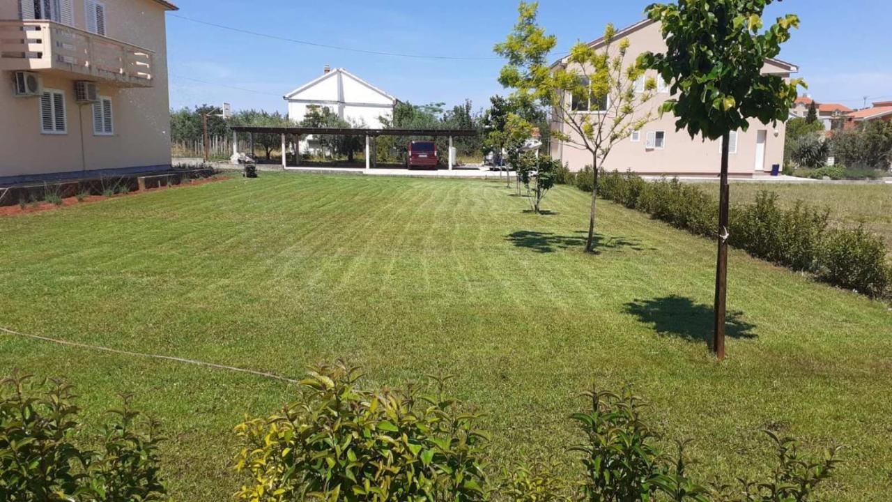 Apartmani Loli Ugljan Esterno foto
