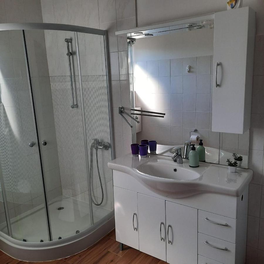 Apartmani Loli Ugljan Esterno foto