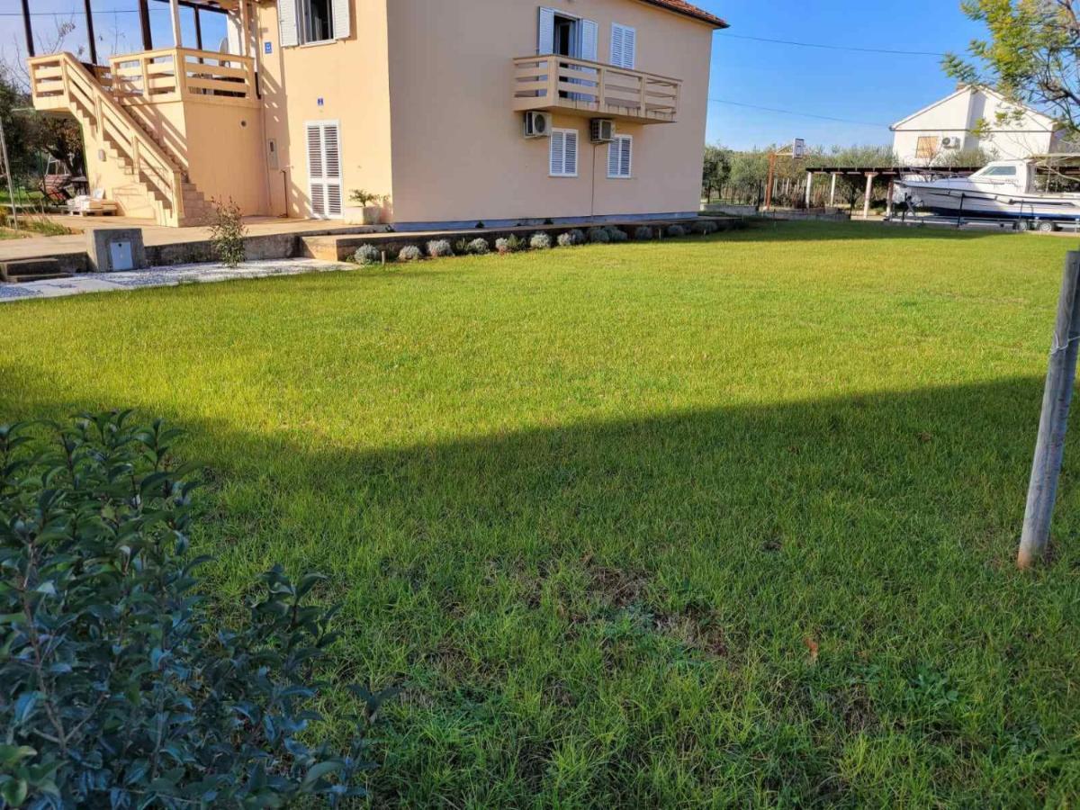 Apartmani Loli Ugljan Esterno foto