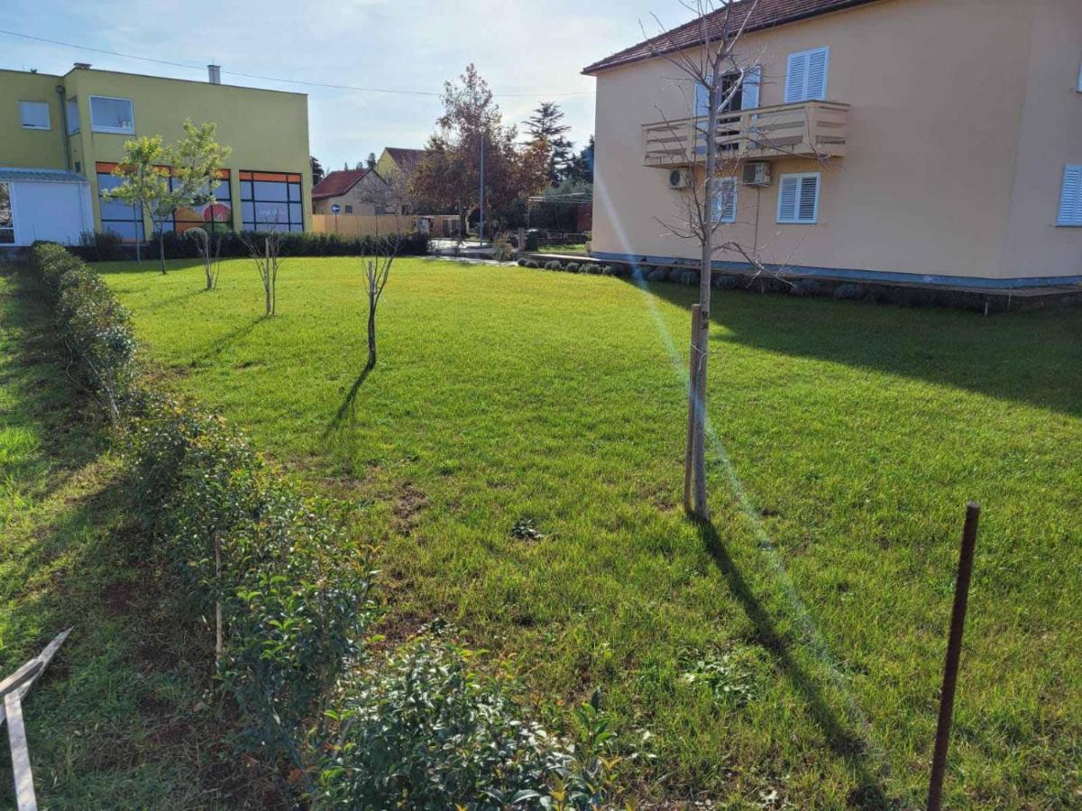 Apartmani Loli Ugljan Esterno foto