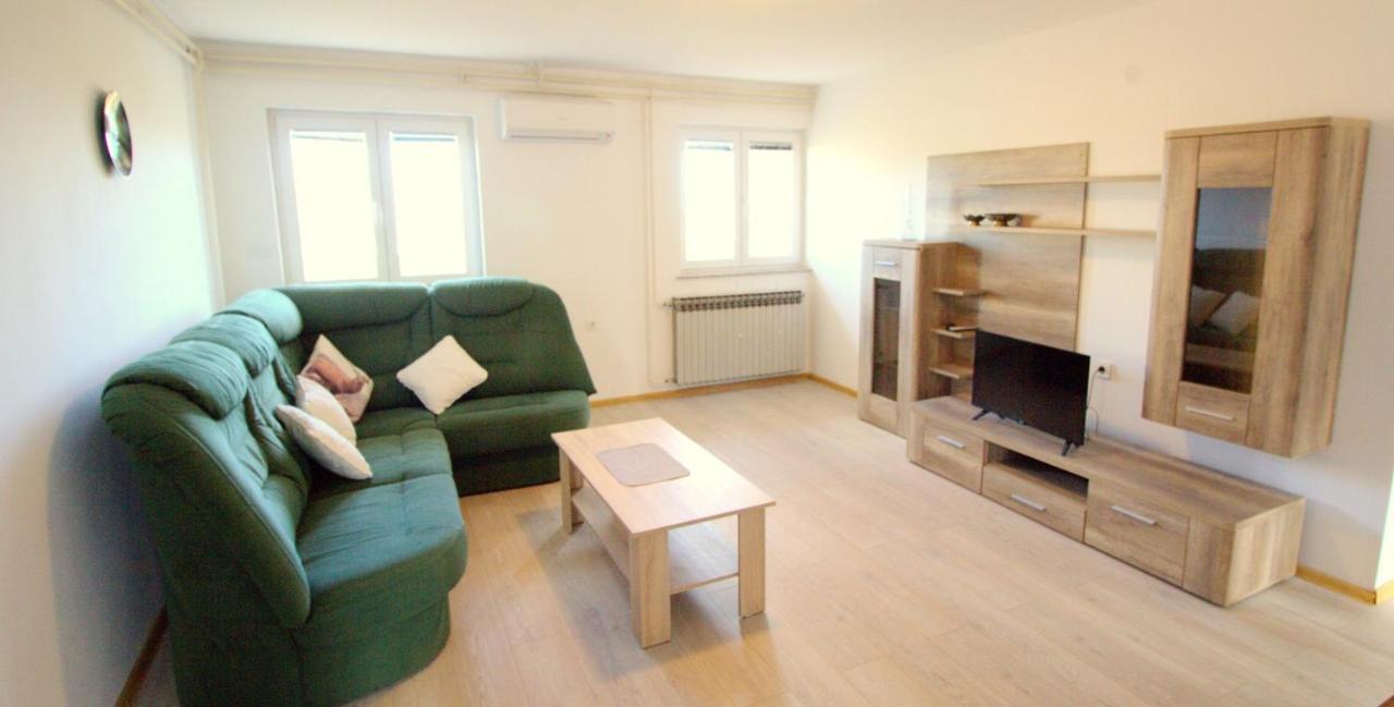 Apartmani Loli Ugljan Esterno foto