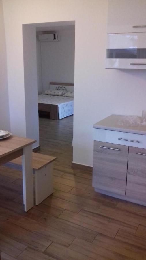 Apartmani Loli Ugljan Esterno foto