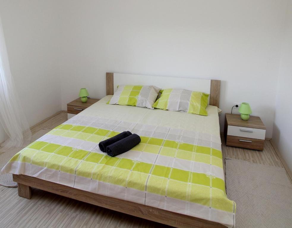 Apartmani Loli Ugljan Esterno foto